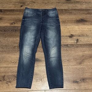 Maurice’s high rise jeans 0‎ short
